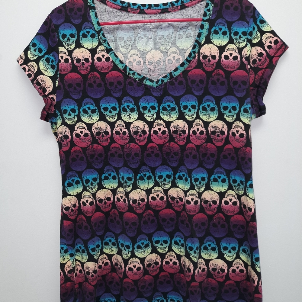 Skull shirt colorful